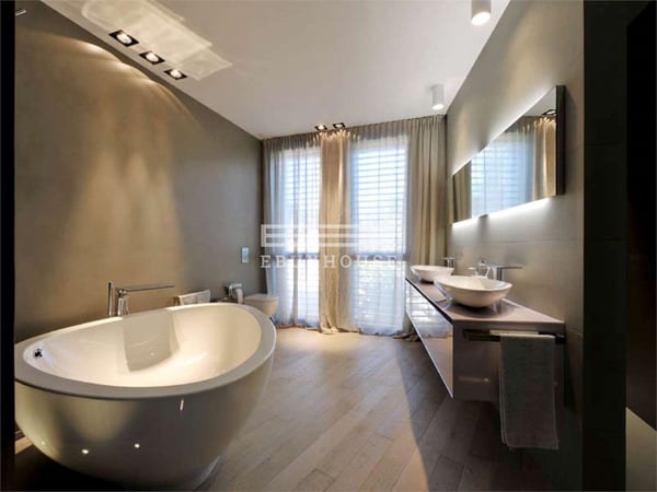 Villa di design con piscina interna a Lugano 3