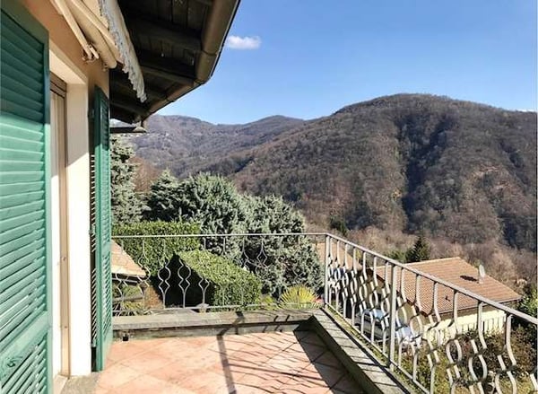 Bellissima villa 7.5 locali vista lago nel verde 11