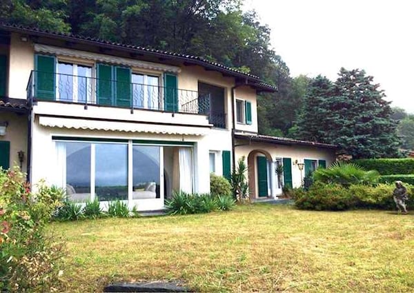 Bellissima villa 7.5 locali vista lago nel verde 1