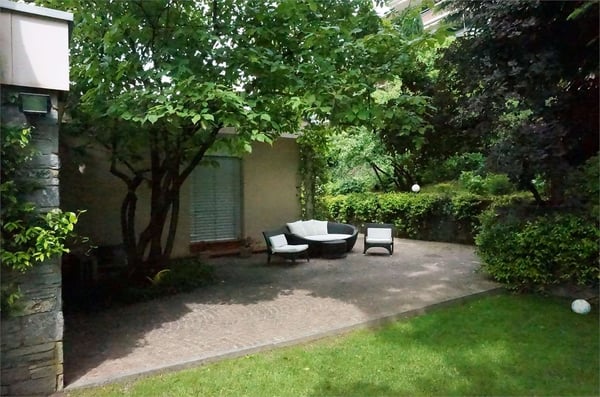 Prestigiosa villa vista lago con piscina 11