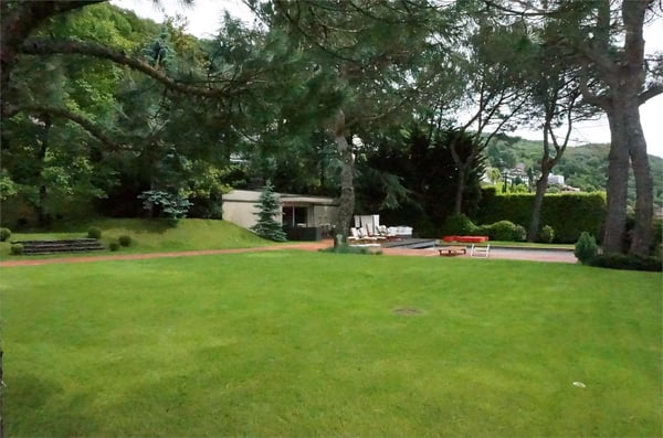 Prestigiosa villa vista lago con piscina 2