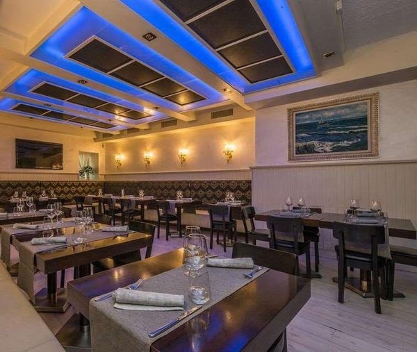 Ampio ristorante in vendita a due passi dal lago 1