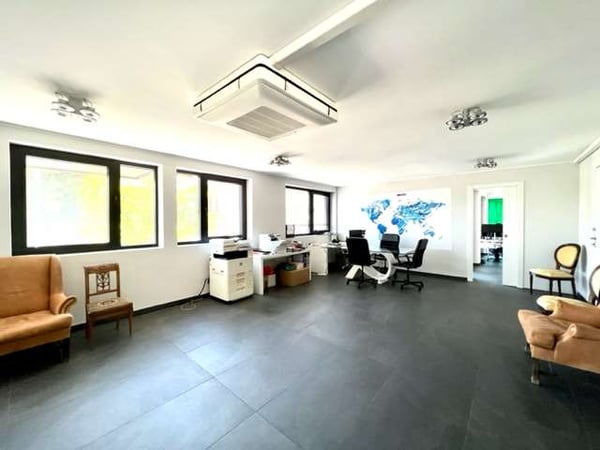 Elegante locale commerciale ufficio a Lugano Massagno 2