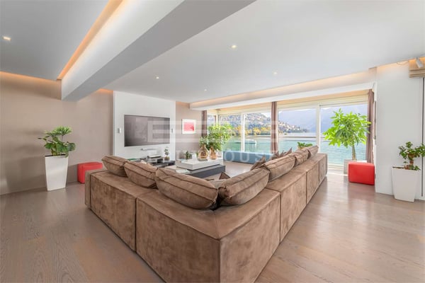 Splendido appartamento vista lago in pieno centro 4