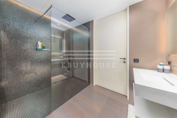 Splendido appartamento vista lago in pieno centro 9