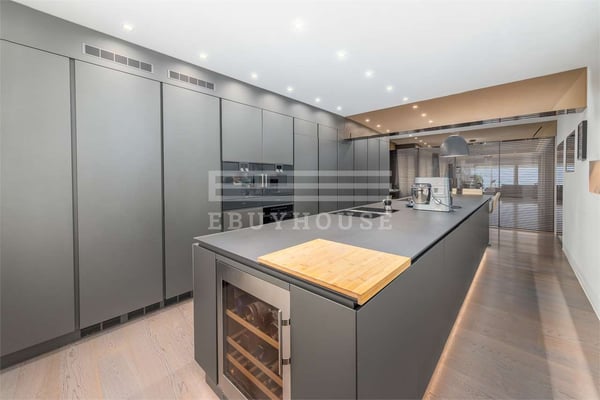 Splendido appartamento vista lago in pieno centro 7