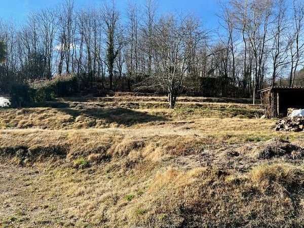 Terreno edificabile con licenza 3