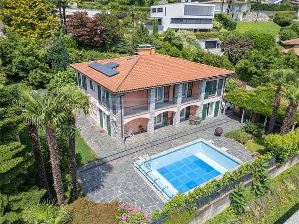 Villa rinnovata in stile mediterraneo con piscina 2