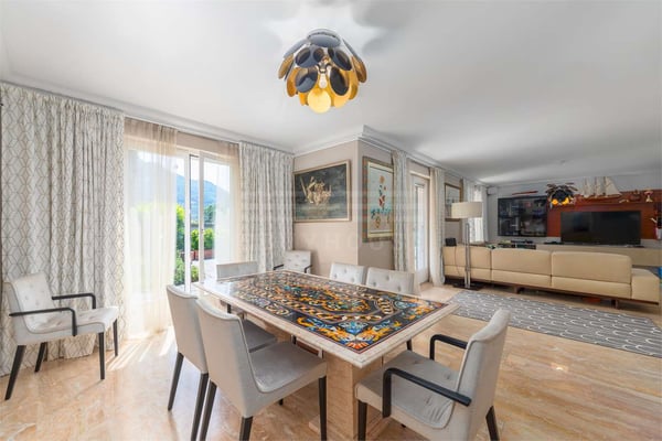 Villa rinnovata in stile mediterraneo con piscina 10