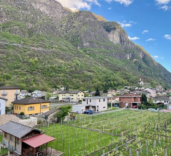 Elegante appartamento con vista panoramica 10