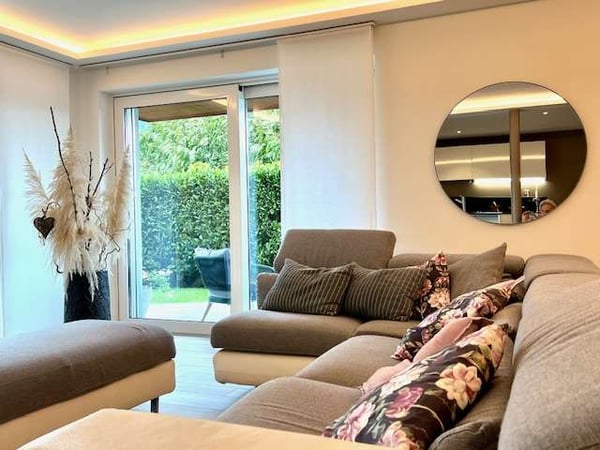 Elegante casa bifamiliare con giardino 5