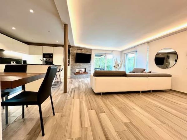 Elegante casa bifamiliare con giardino 7