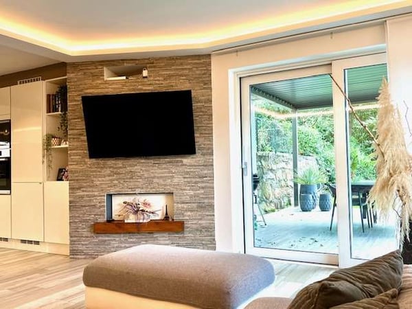 Elegante casa bifamiliare con giardino 10