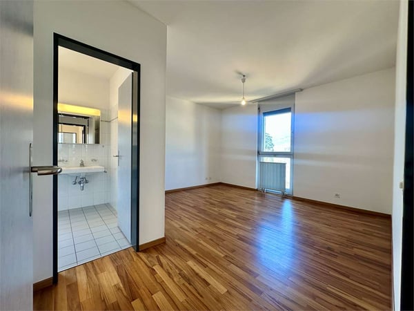 Elegante Attico Duplex con parziale vista lago 12