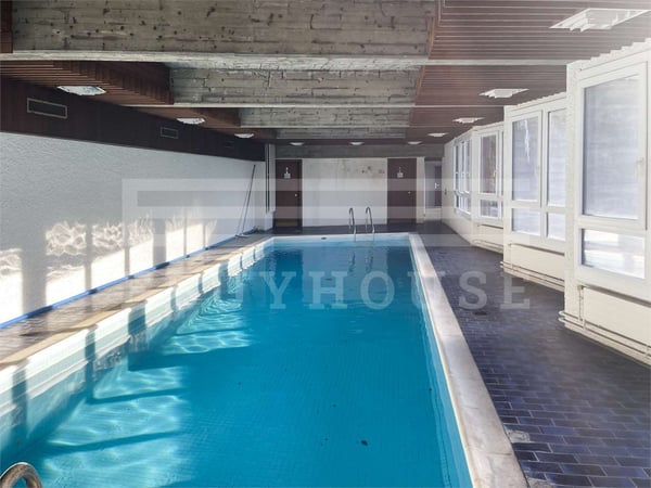 SCHÖNES FERIENHAUS MIT SEEBICK UND POOL 13