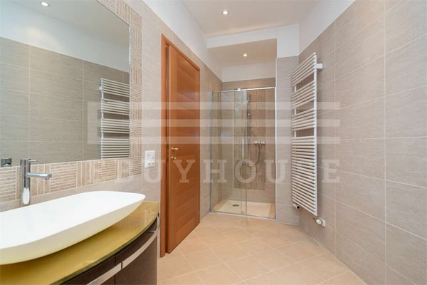 Appartement Cassarate avec jardin 10
