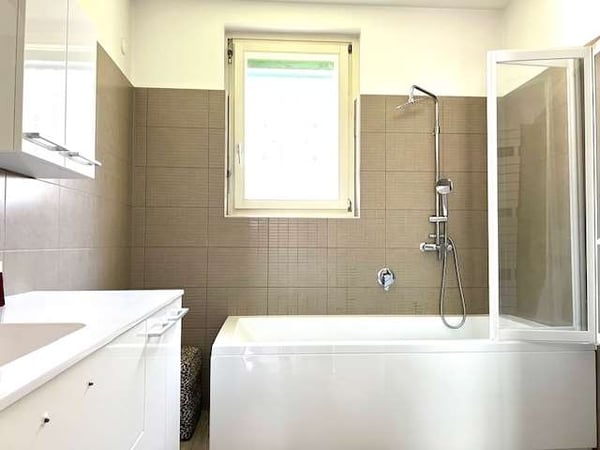 Casa unifamiliare con camino e giardino 12