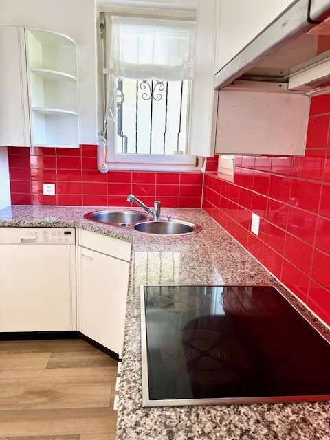 Casa unifamiliare con camino e giardino 10