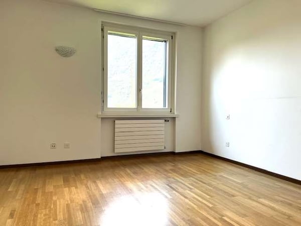 Casa unifamiliare con camino e giardino 11