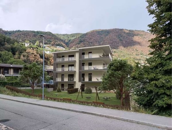 Appartamento 3.5 locali con giardino privato in vendita a Vacallo 1