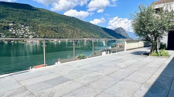 Villa moderna con piscina vista lago mozzafiato 13