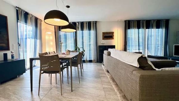 Villa moderna con piscina vista lago mozzafiato 10