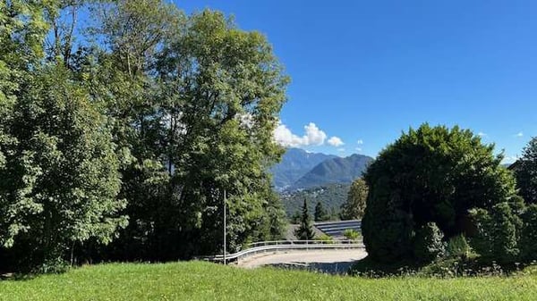 Bosco Luganese terreno edificabile vista lago 8