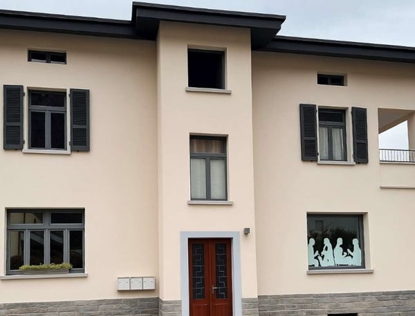 Palazzina da ristrutturare con grande potenziale 1