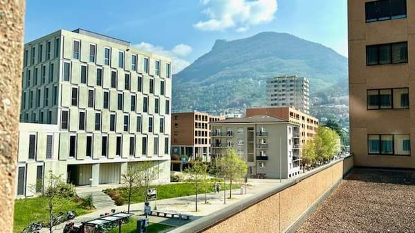 Locale ufficio in zona centrale vicino all'università 12