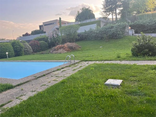 Villa con piscina e ampio terreno 2