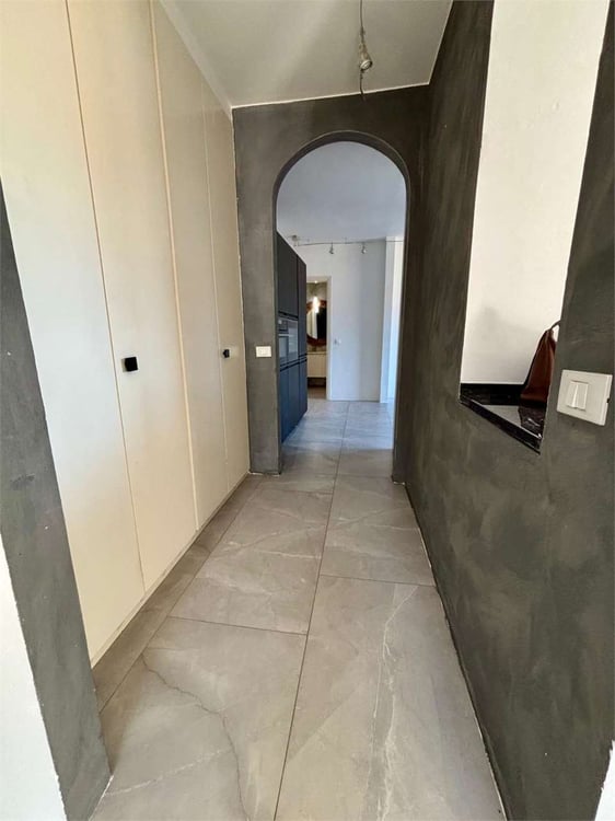 elegante 1 locali ultimo piano con splendida vista 11