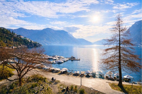 ATTICO DI PRESTIGIO AMMOBILIATO FRONTE LAGO 10