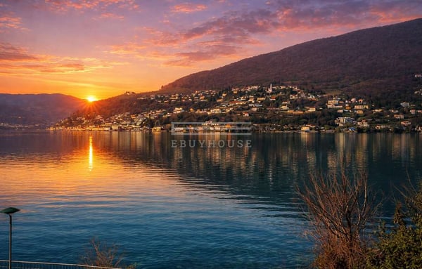 Villa di design in posizione unica con vista lago mozzafiato e darsena 6