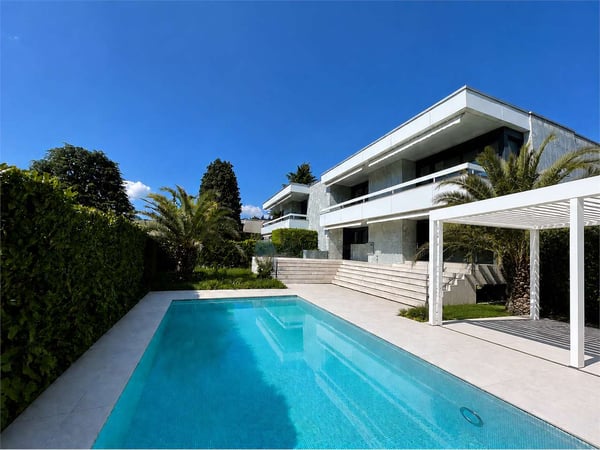Elegante villa con piscina di fronte alla scuola americana. 11