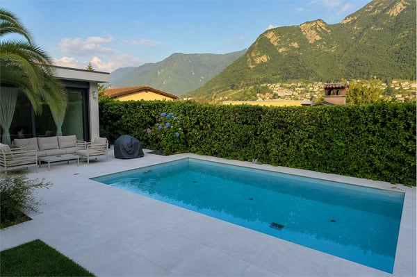 Elegante villa con piscina di fronte alla scuola americana. 10