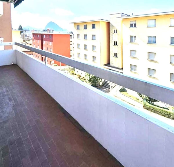 Appartamento di 2.5 locali due balconi a Lugano-Pregassona 4
