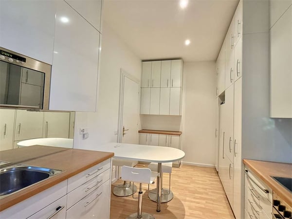 Appartamento di 3.5 locali con vista lago e piscina a Lugano Ruviglian 6