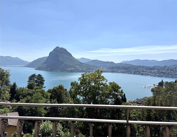Appartamento di 3.5 locali con vista lago e piscina a Lugano Ruviglian 12