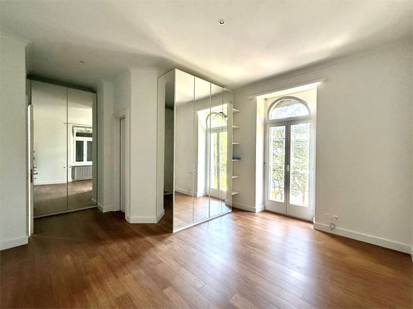 Appartamento di 3.5 locali con vista lago e piscina a Lugano Ruviglian 8