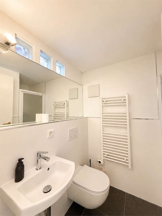 Appartamento attico di 5,5 locali con terrazzo e giardino privato ad O 13
