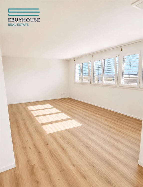 Appartamento elegante con ampia zona giorno e terrazza 3