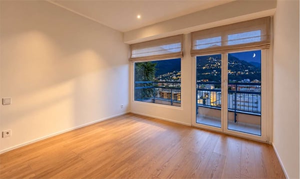 ELEGANTE RISTRUTTURATO CON VISTA LAGO, A DUE PASSI DAL CENTRO 5