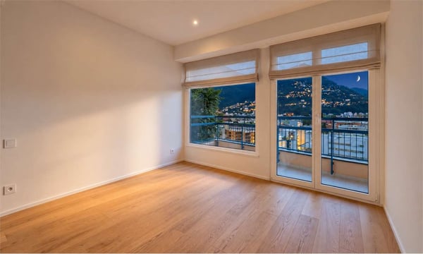 ELEGANTE RISTRUTTURATO CON VISTA LAGO, A DUE PASSI DAL CENTRO 3