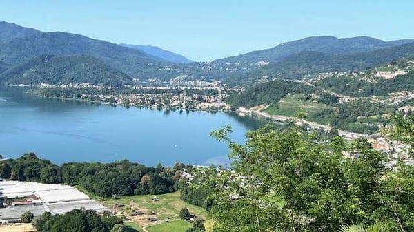 Lugano Muzzano Villa con vista lago mozzafiato piscina e bella terrazz