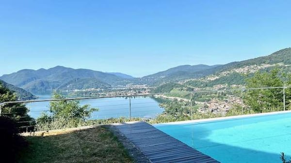 Lugano Muzzano Villa con vista lago mozzafiato piscina e bella terrazz 3