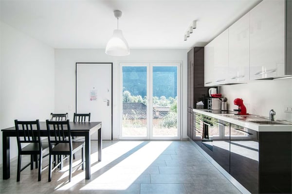 Nuovo appartamento con giardino e splendida vista sulle montagne 1