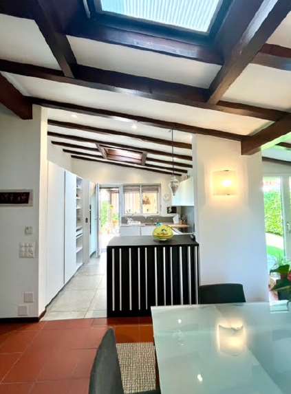 Elegante villa con giardino privato nel cuore di Collina d'Oro 11