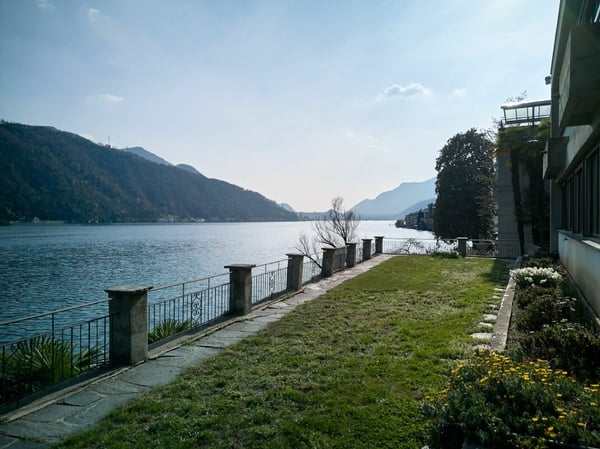 Villa Fronte Lago con Darsena Privata a Morcote 10