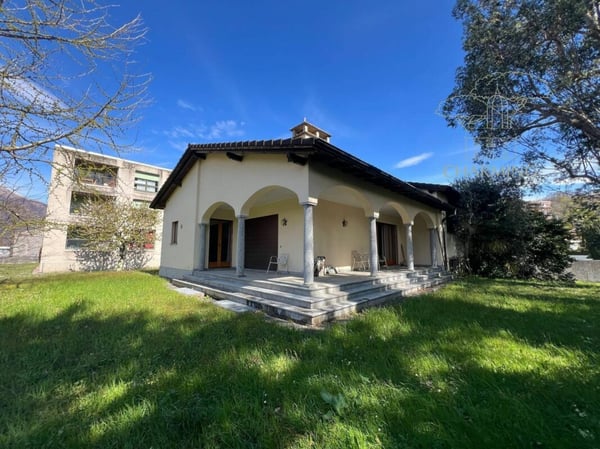 Villa con Ampio Terreno Edificabile nel Cuore di Ponte Capriasca 5