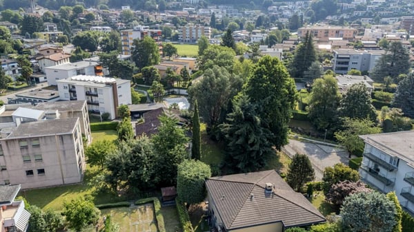 Villa mit Grossem Baulandgrundstück im Herzen von Ponte Capriasca 4